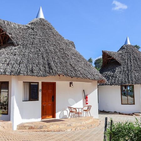 Winter Villa Resort & Spa Limited Embu 外观 照片